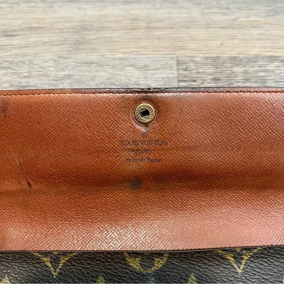 Louis Vuitton Sarah Wallet Monogram Canvas - Picture 6 of 9